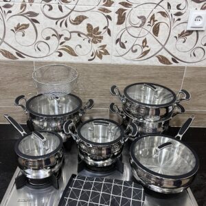 طقم مطبخ من الإنوكس